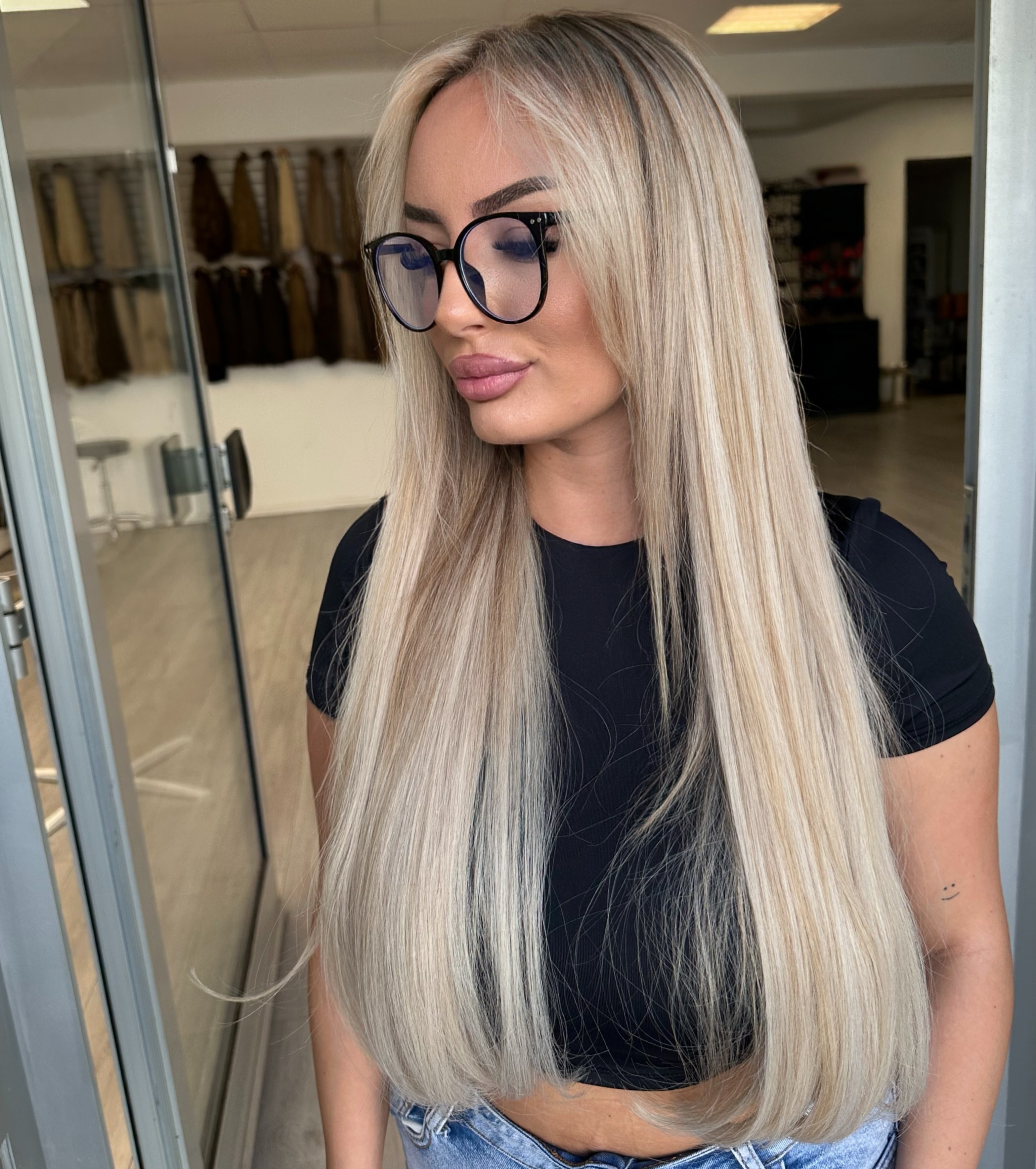 Blonde Haarverlängerung mit nahtlosem Farbverlauf im KaSa Hair Salon in Wien